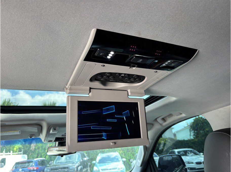 Used 2019 Cadillac Escalade Luxury w/ Escalade Sport Edition AWD/4WD image 43