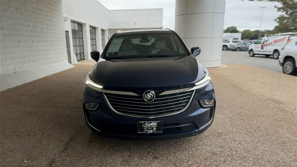 Certified 2023 Buick Enclave Essence image 3