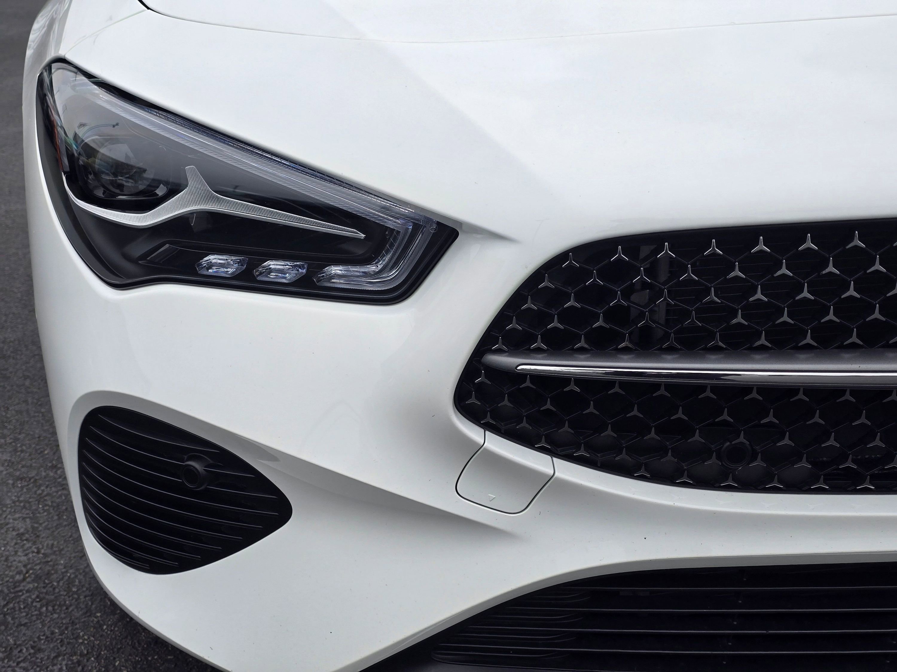 Used 2025 Mercedes-Benz CLA 250 4MATIC image 31