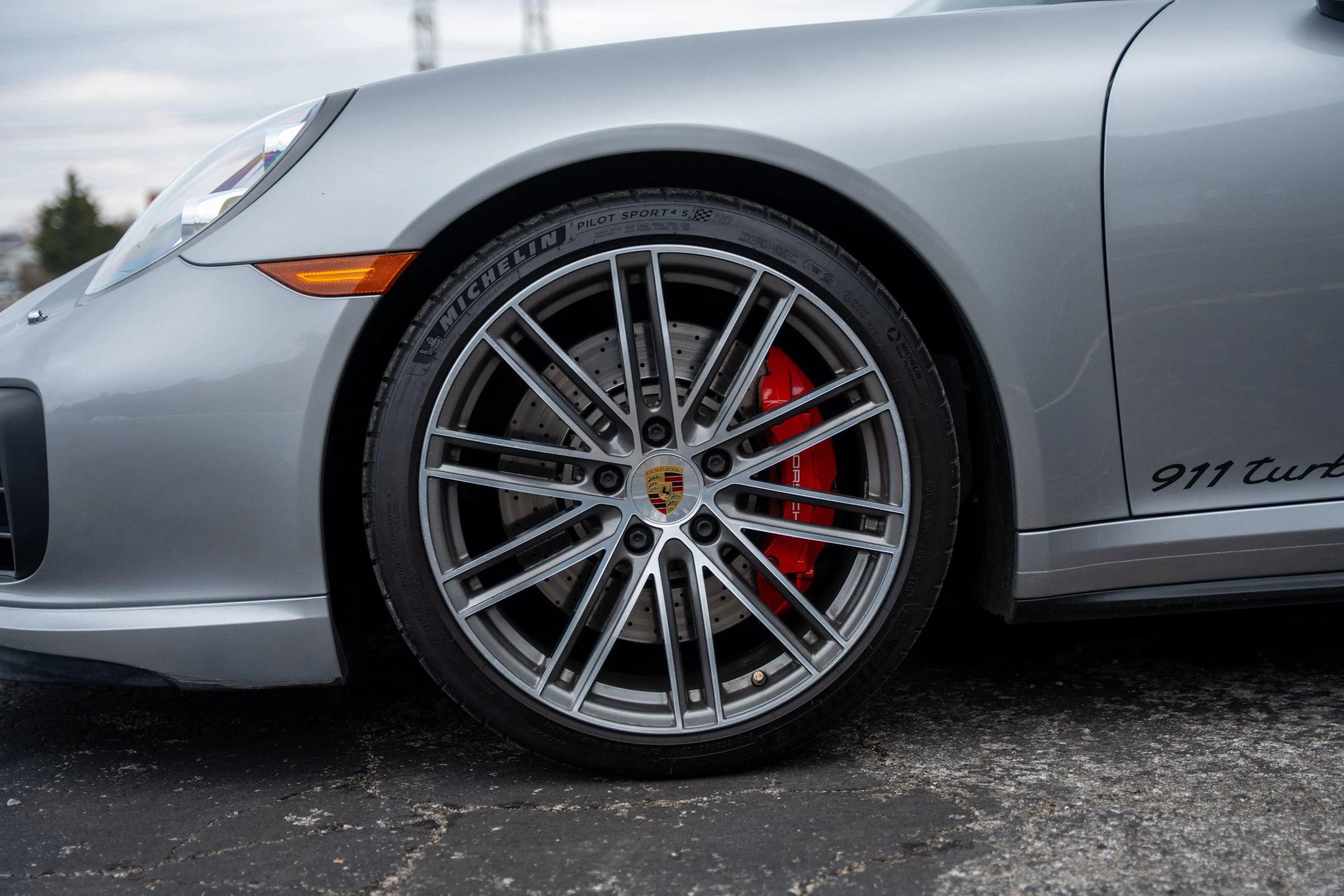 Used 2017 Porsche 911 4 Coupe image 9