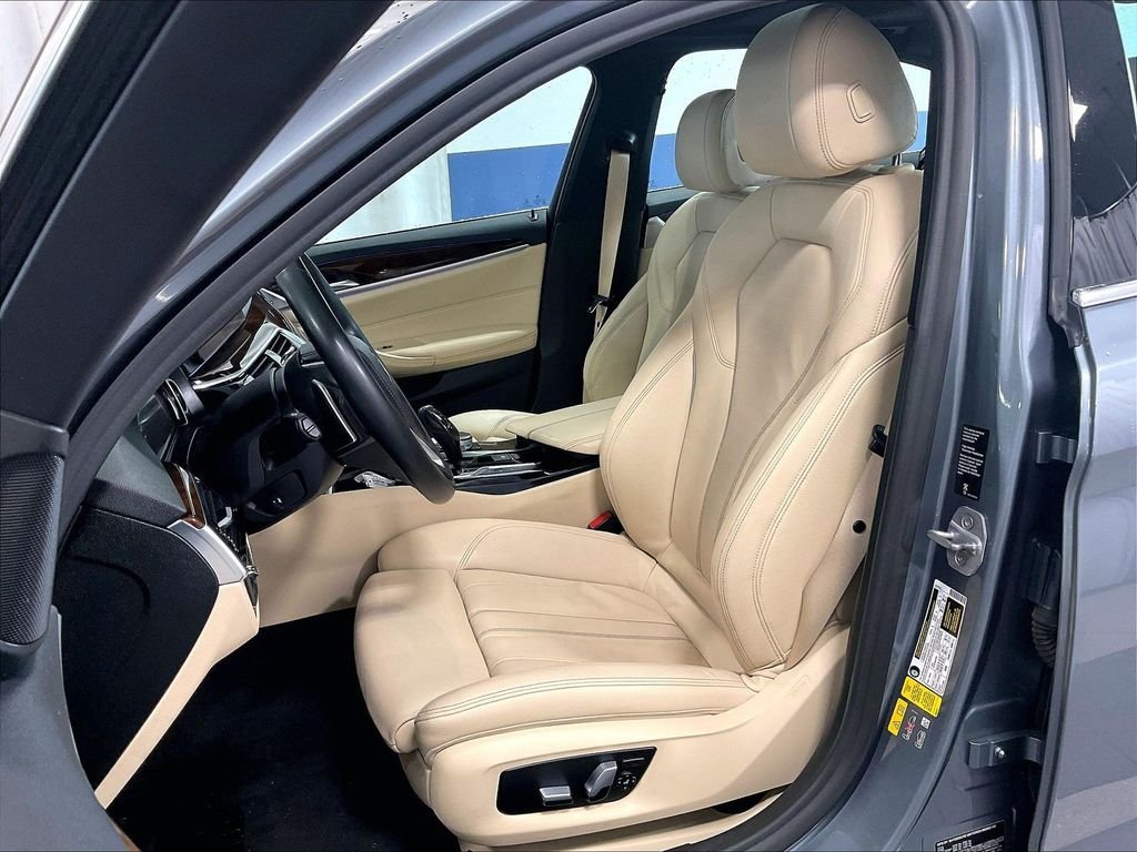 Used 2019 BMW 530e xDrive w/ Convenience Package AWD/4WD image 10