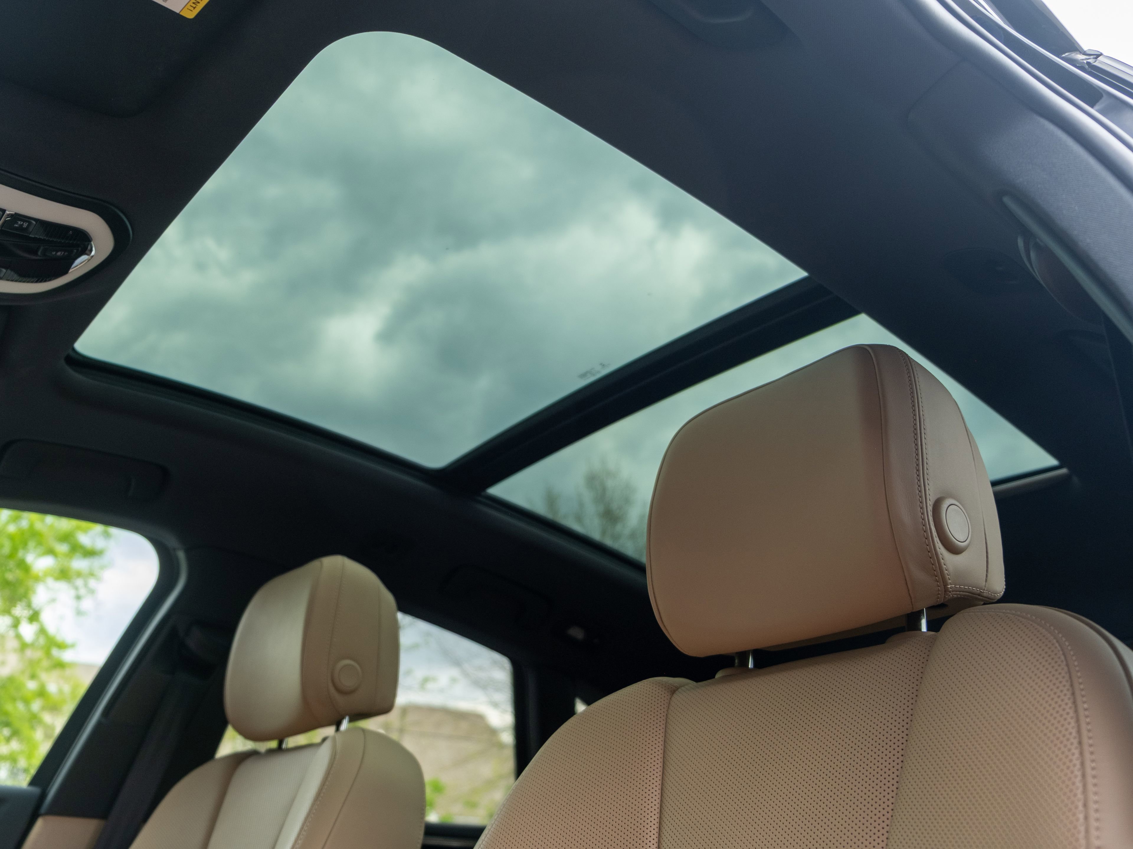 Certified 2023 Porsche Macan AWD/4WD image 32