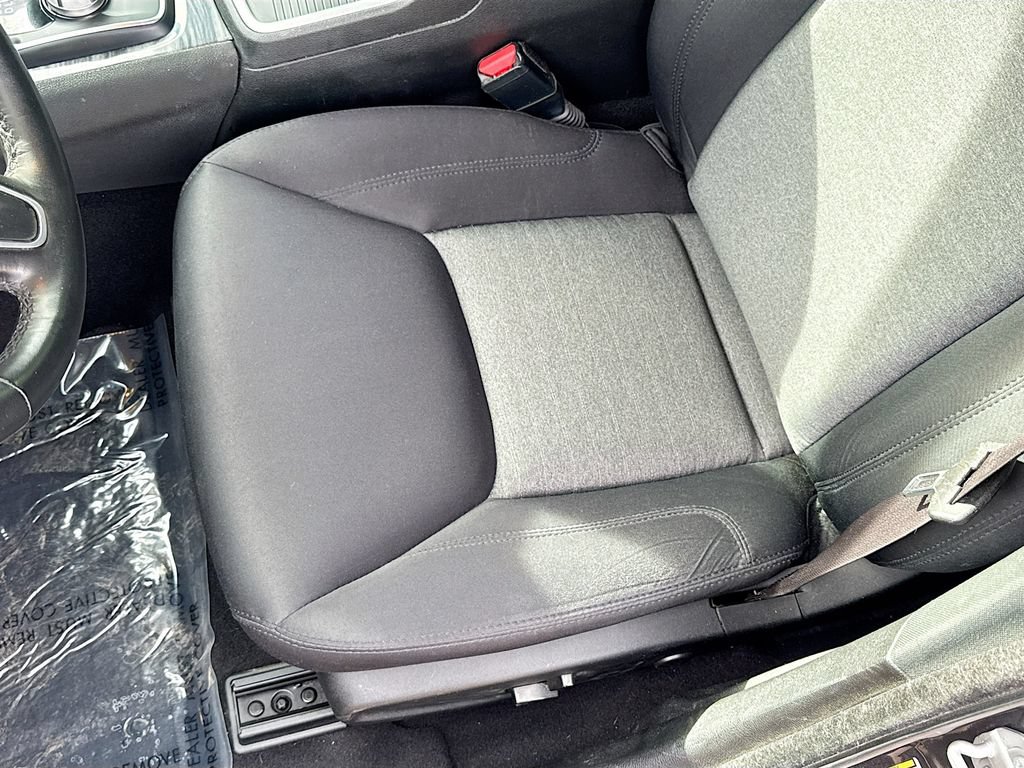 Used 2022 Chrysler 300 Touring w/ Sport Appearance Package RWD image 18
