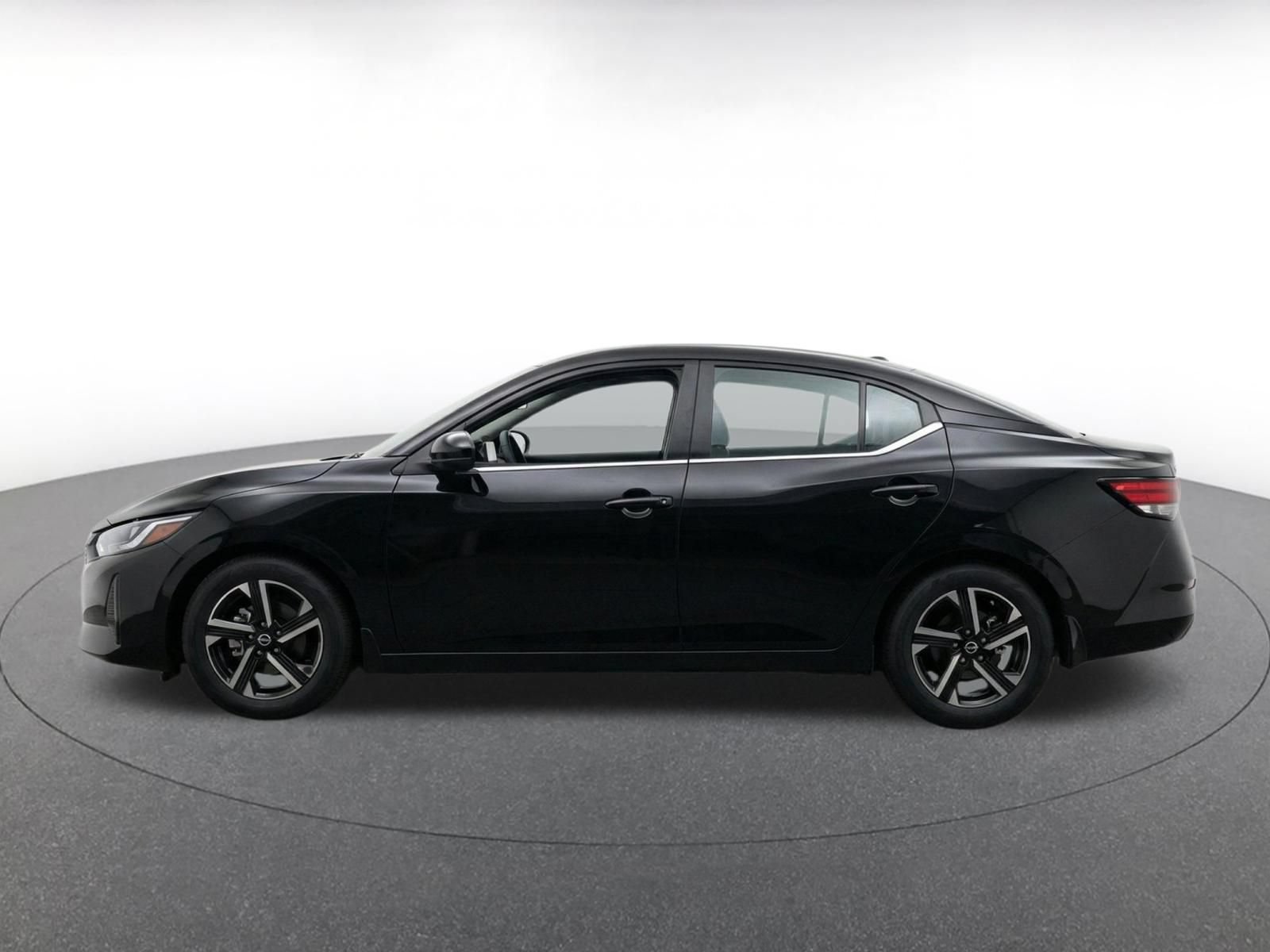Used 2025 Nissan Sentra SV FWD image 4