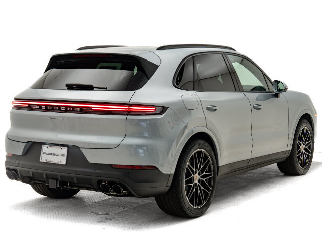 Certified 2026 Porsche Cayenne AWD/4WD image 30