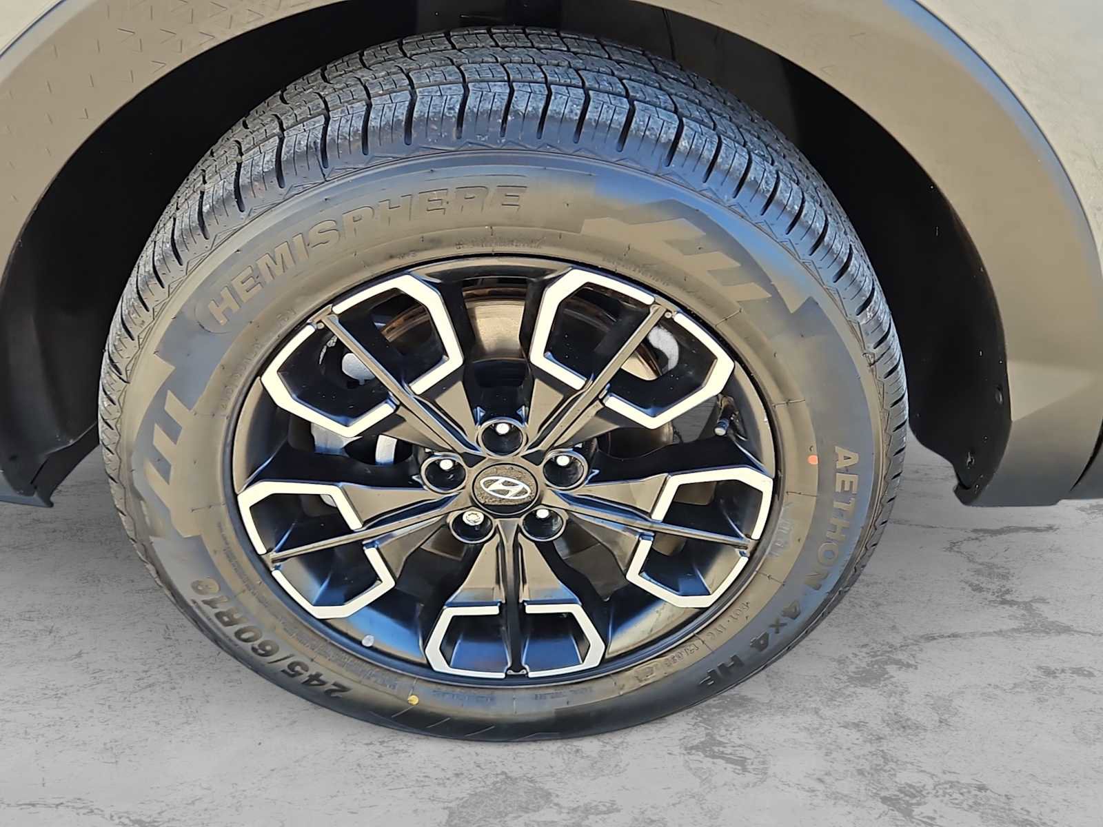 Used 2024 Hyundai Santa Cruz SEL w/ Activity Package image 12