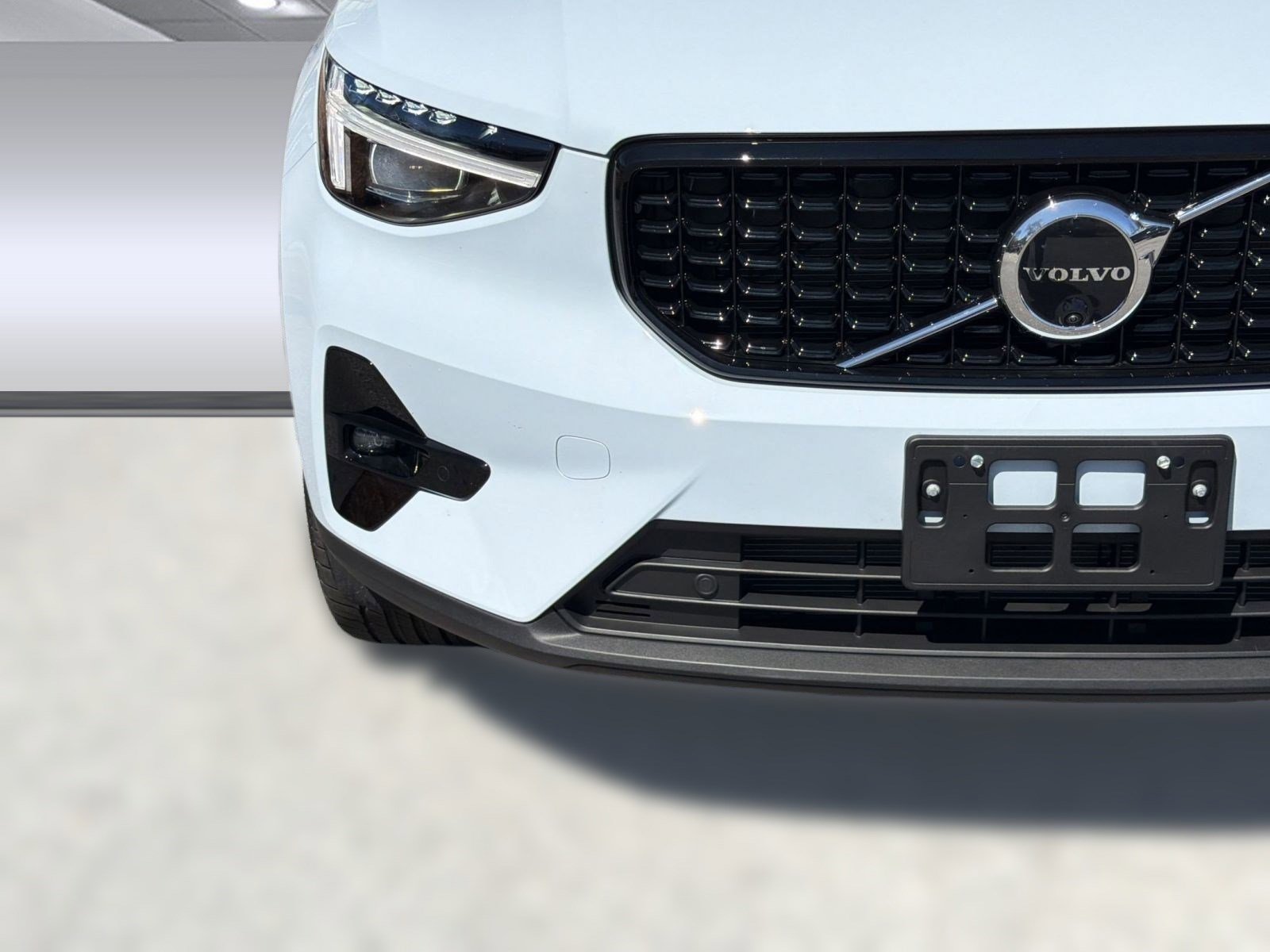 Used 2024 Volvo XC40 B5 Plus w/ Protection Package Premier image 28