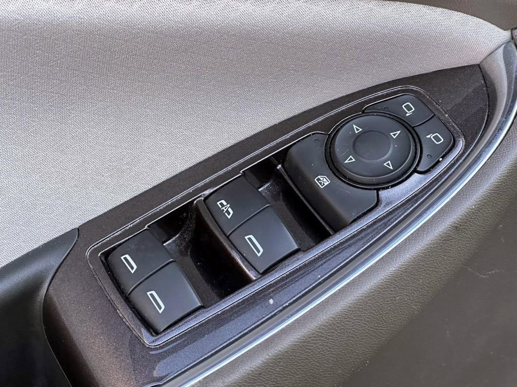 Used 2019 Chevrolet Malibu Hybrid image 16