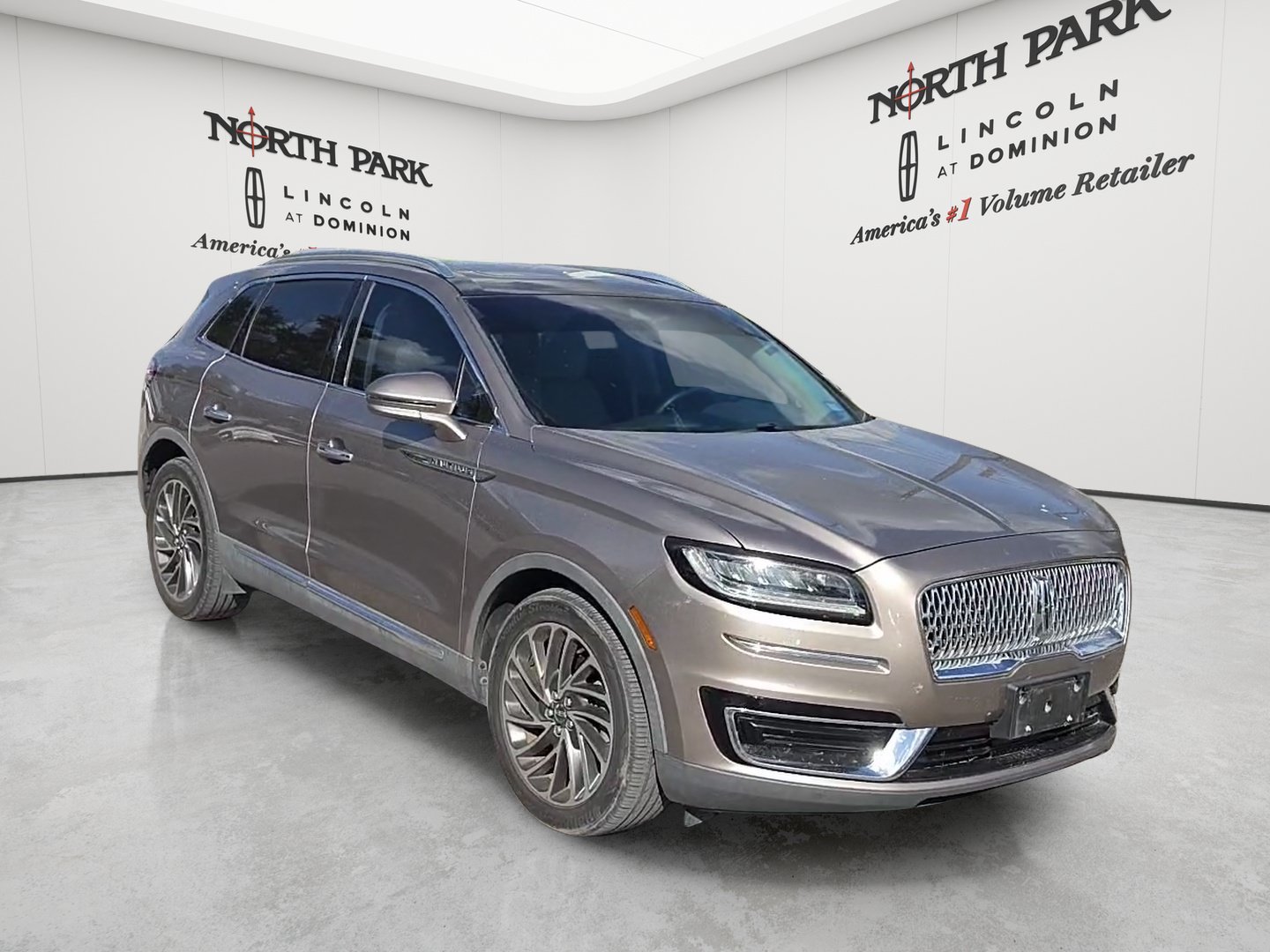 Used 2019 Lincoln Nautilus Reserve w/ Driver Assistance Package FWD image 7