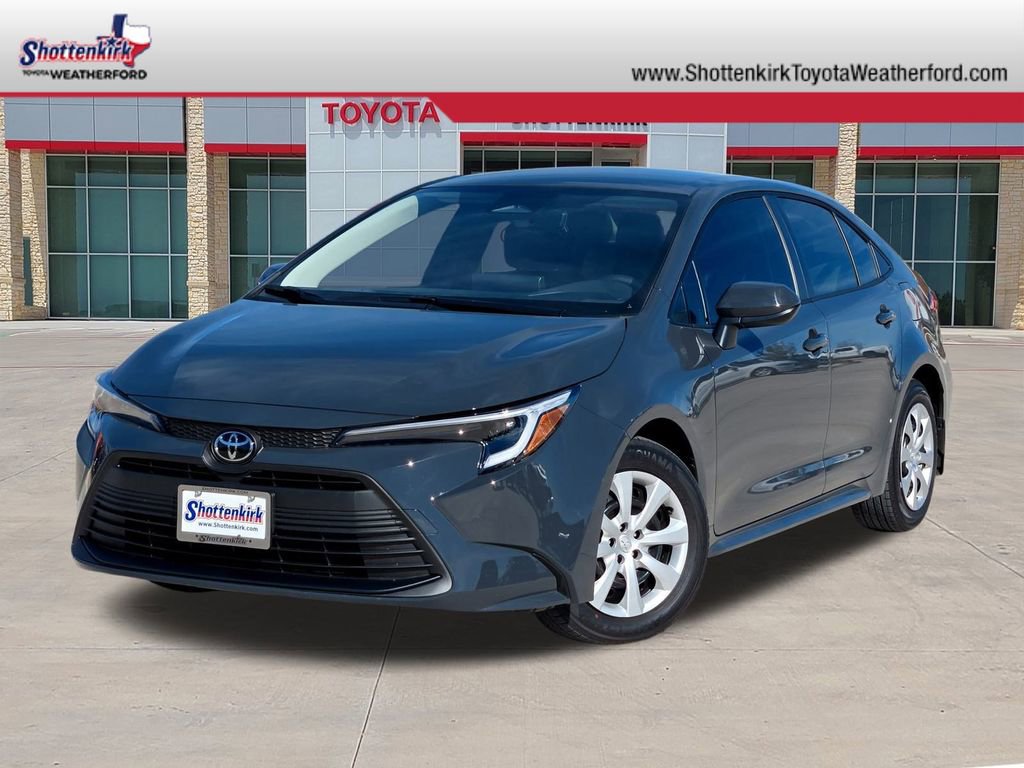 Used 2026 Toyota Corolla LE image 1