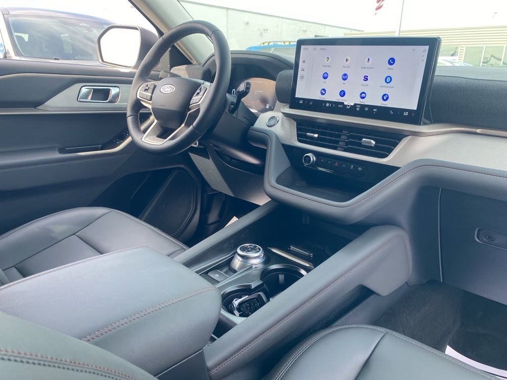 New 2025 Ford Explorer Active image 7