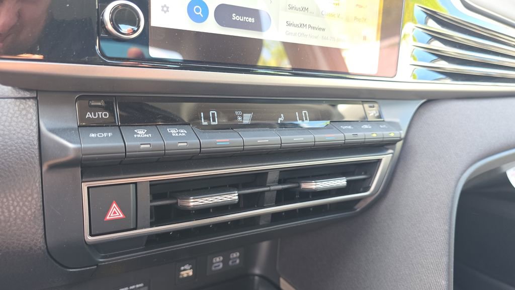 Used 2026 Toyota Camry LE image 31