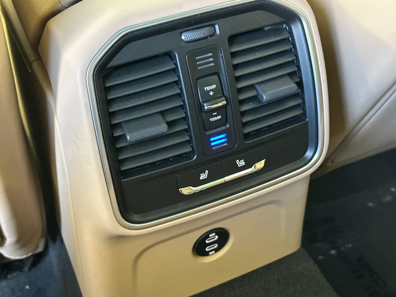 Certified 2026 Porsche Macan AWD/4WD image 15