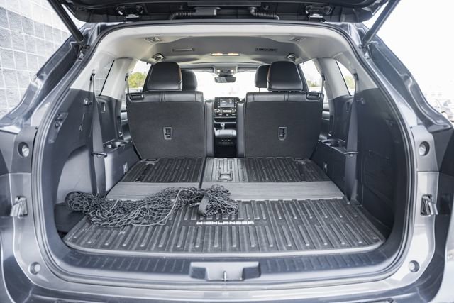 Used 2022 Toyota Highlander XLE image 11