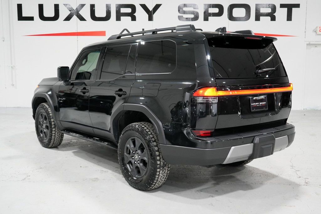 Used 2024 Lexus GX 550 image 3