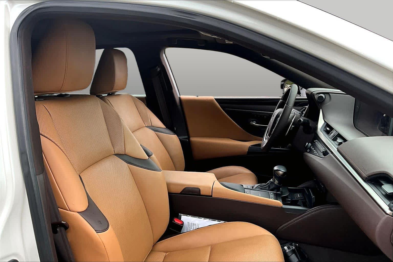 Used 2019 Lexus ES 300h w/ Premium Package FWD image 9