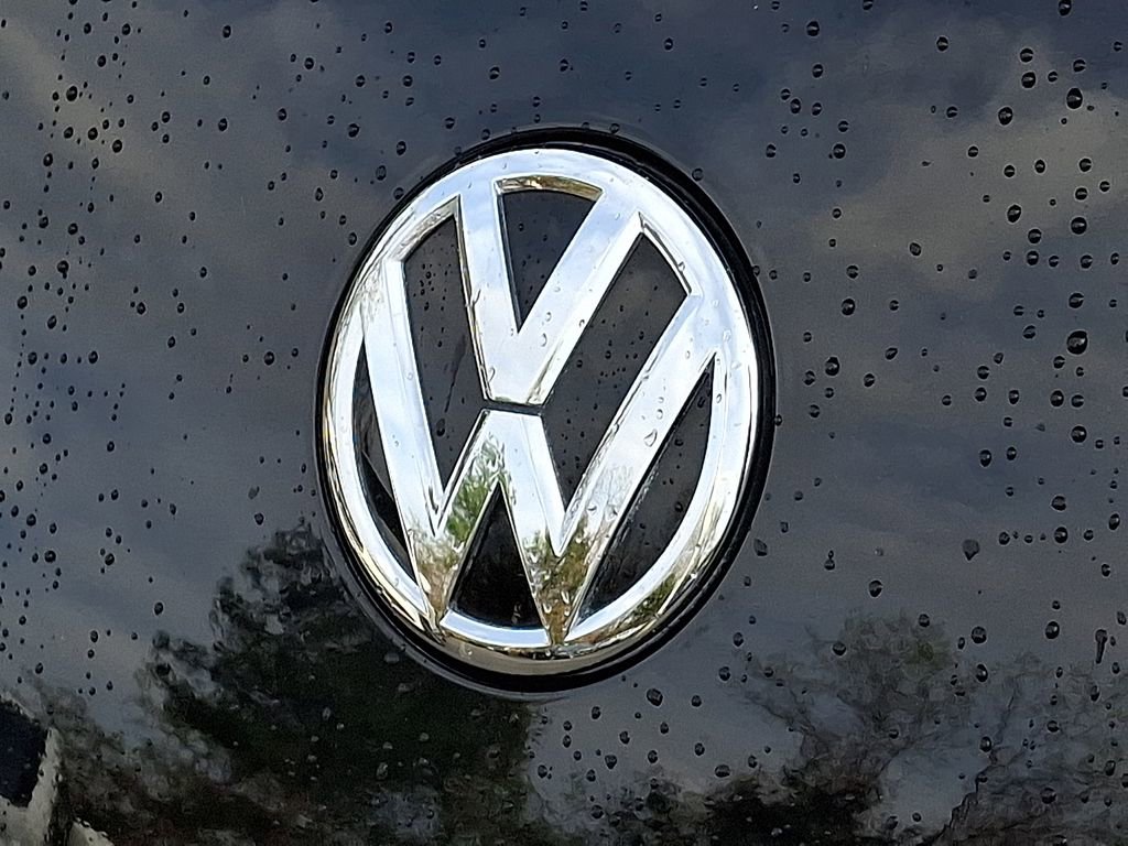 Used 2019 Volkswagen Beetle 2.0T S image 27