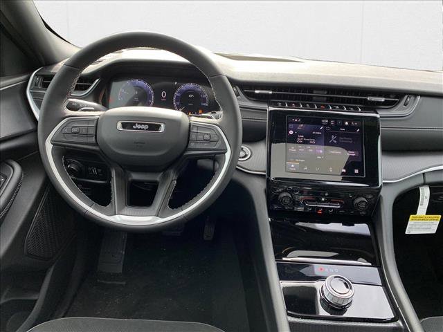 New 2025 Jeep Grand Cherokee Altitude image 25