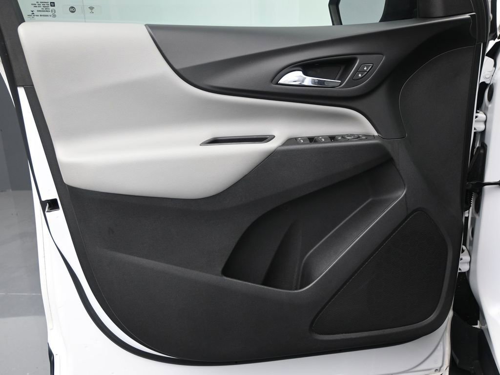 Used 2020 Chevrolet Equinox LS image 11