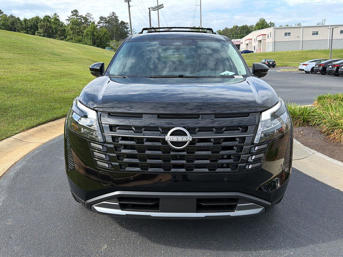 New 2026 Nissan Pathfinder SL FWD image 9