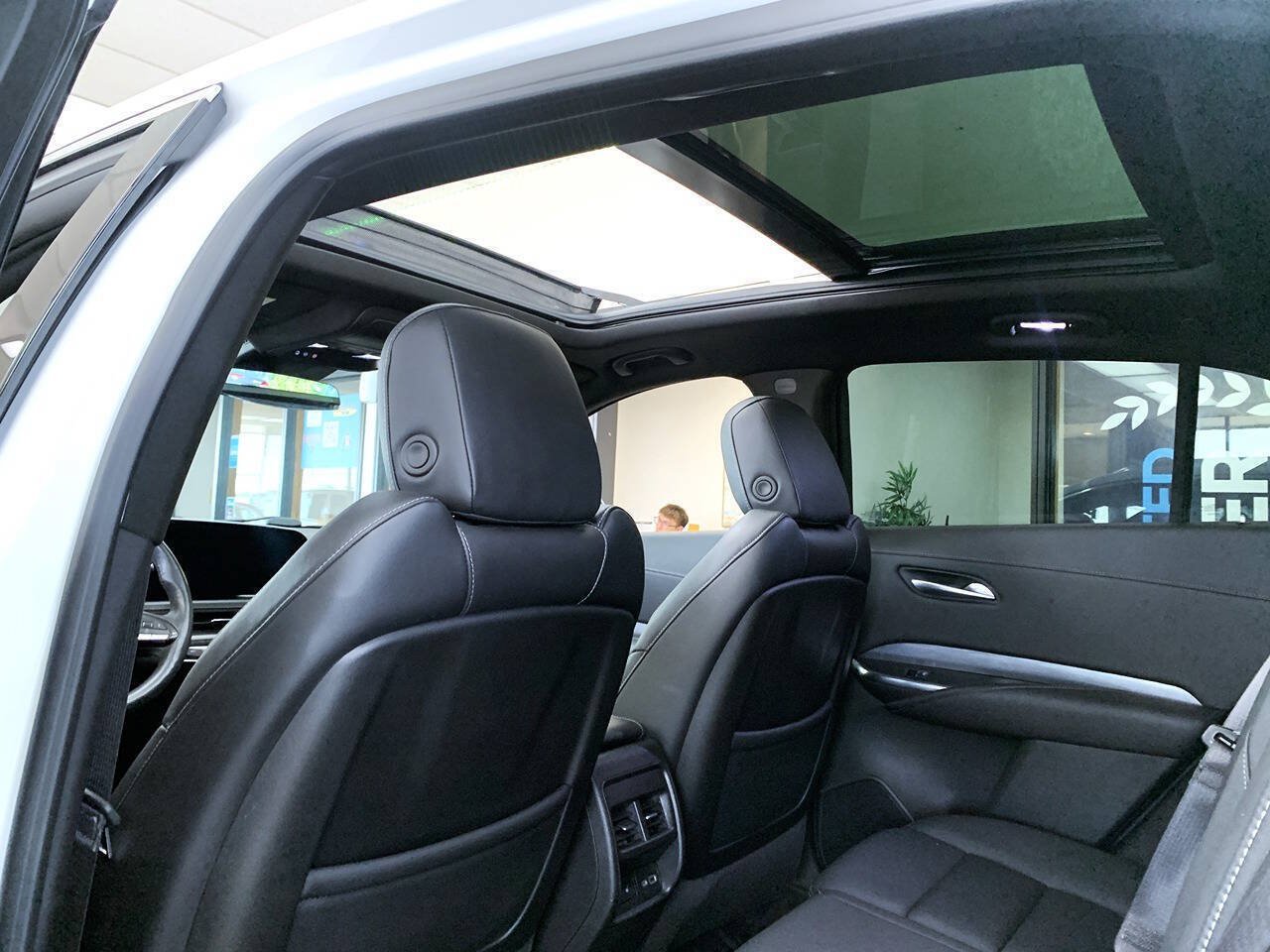 Used 2024 Cadillac XT4 Premium Luxury w/ Cold Weather Package AWD/4WD image 13