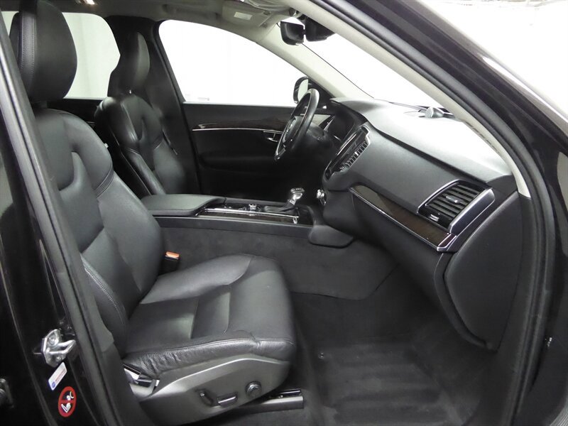 Used 2016 Volvo XC90 T6 Momentum w/ Momentum Plus Package AWD/4WD image 24