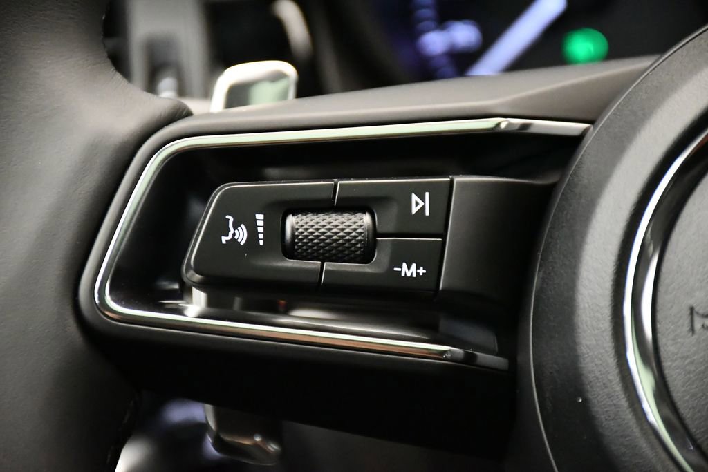 Certified 2026 Porsche Macan image 26