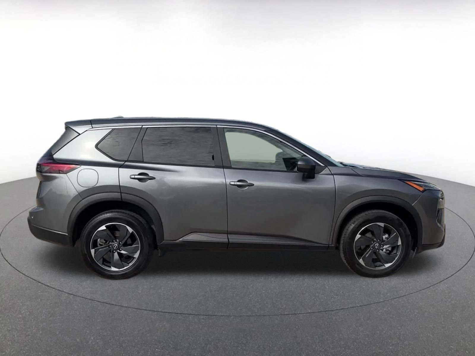 Used 2025 Nissan Rogue SV AWD/4WD image 15