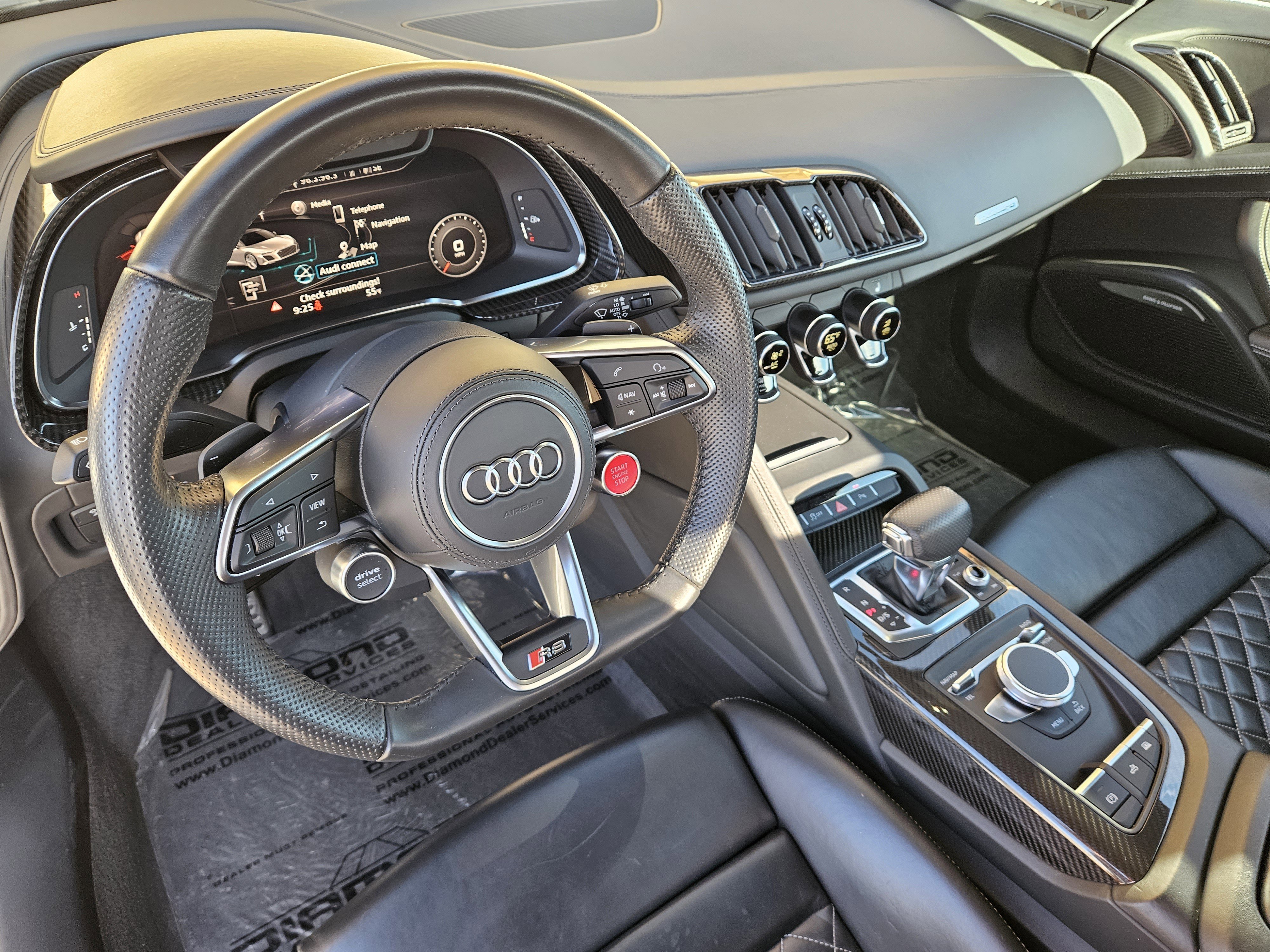 Used 2020 Audi R8 V10 w/ Carbon Exterior Package image 28