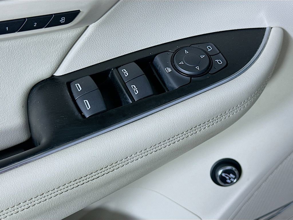 Used 2023 Buick Envision Avenir image 18