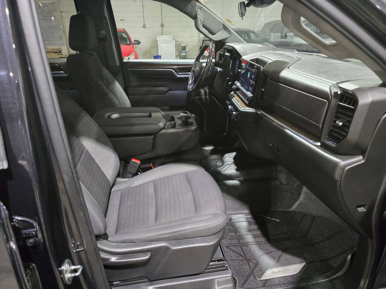 Used 2022 Chevrolet Silverado 1500 LT w/ Max Trailering Package AWD/4WD image 35