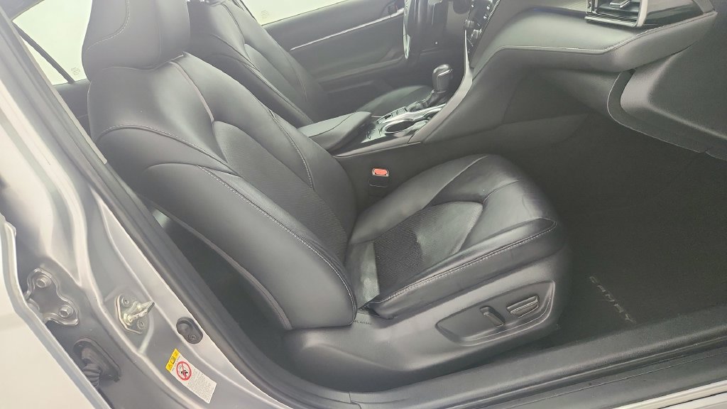 Used 2019 Toyota Camry XSE FWD image 29