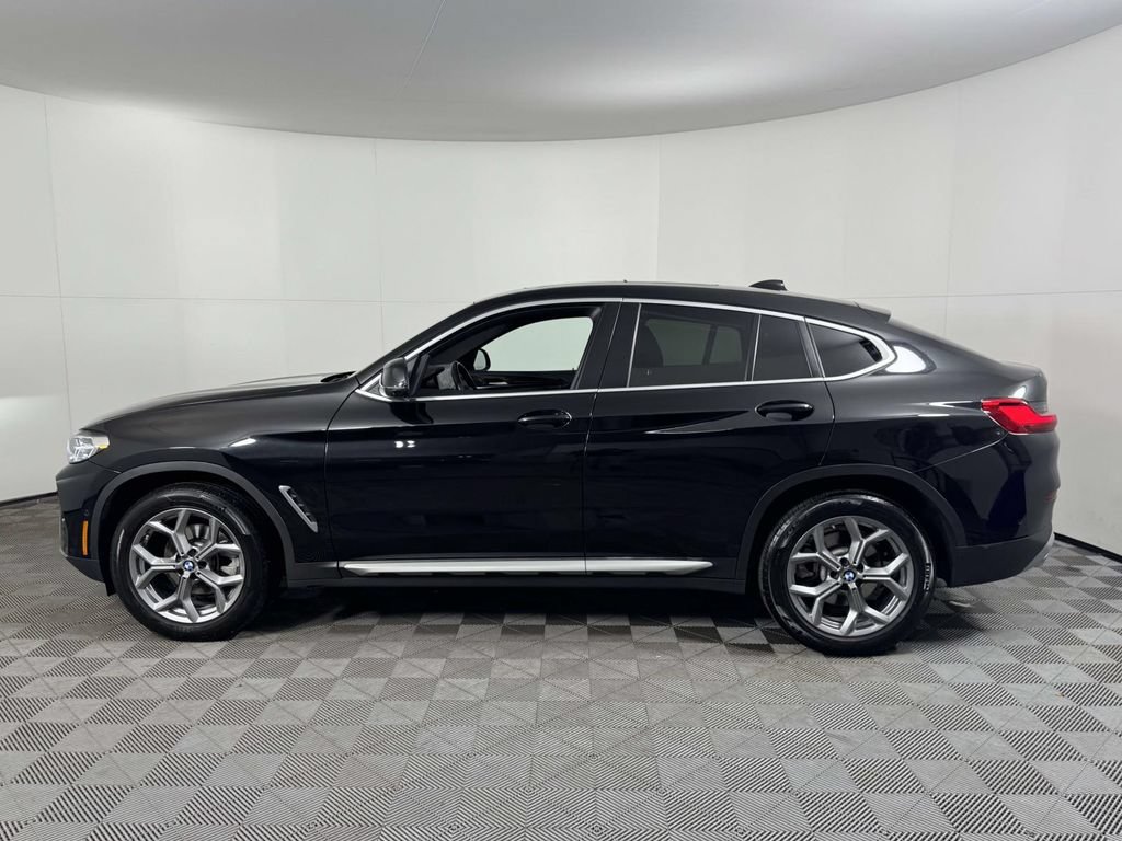 Used 2024 BMW X4 xDrive30i w/ Parking Assistance Package AWD/4WD image 11