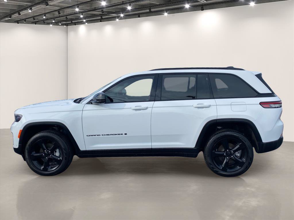 Used 2024 Jeep Grand Cherokee Limited w/ Luxury Tech Group II AWD/4WD image 4
