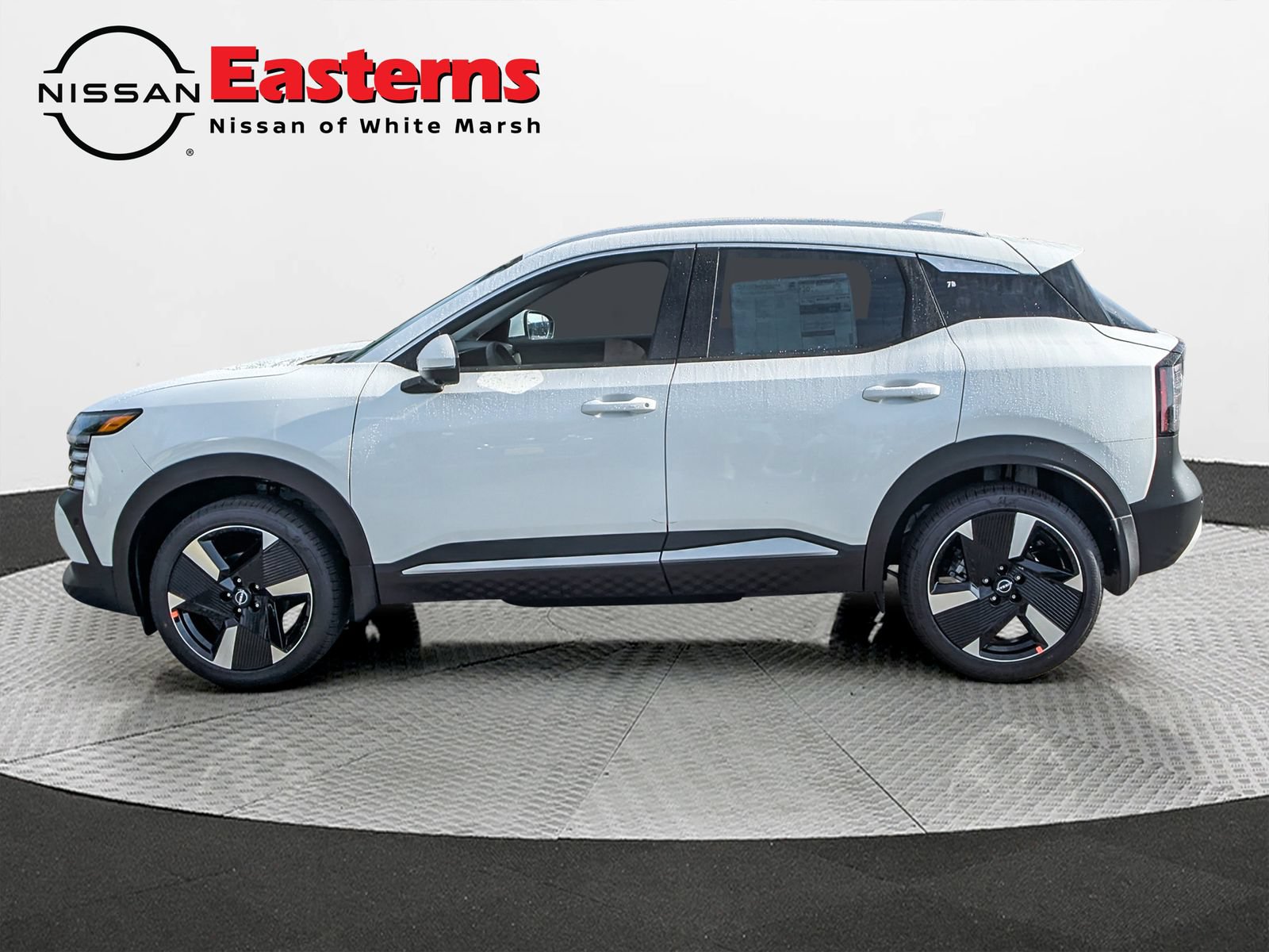 New 2025 Nissan Kicks SR w/ SR Premium Package AWD/4WD image 4