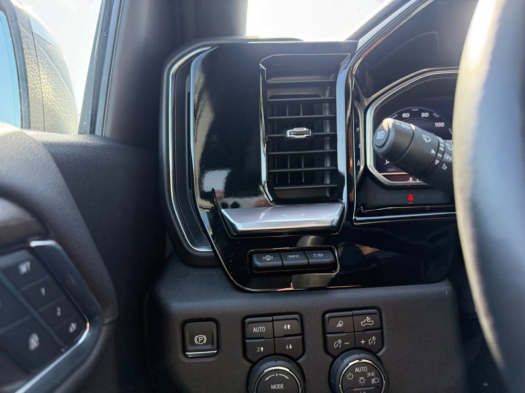 Used 2024 Chevrolet Silverado 1500 High Country image 22