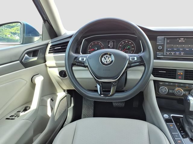 Used 2020 Volkswagen Jetta SE w/ SE Cold Weather Package FWD image 29