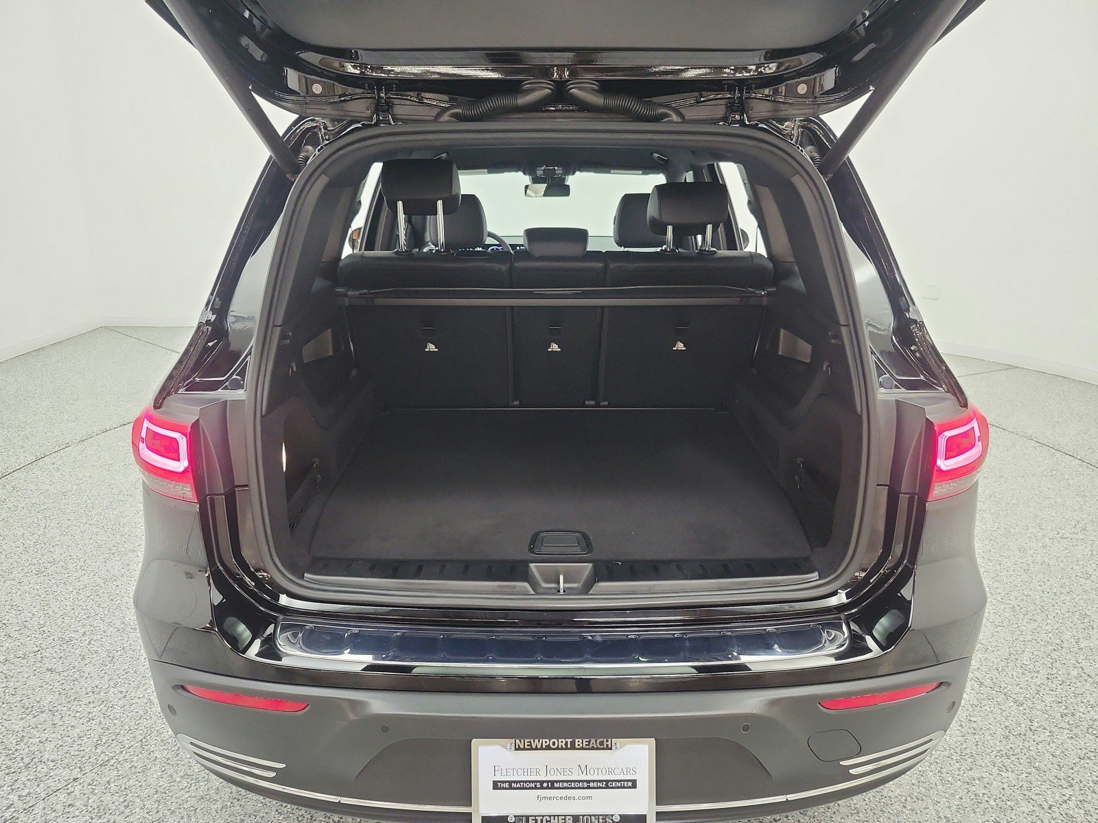 Used 2023 Mercedes-Benz EQB 300 4MATIC image 18
