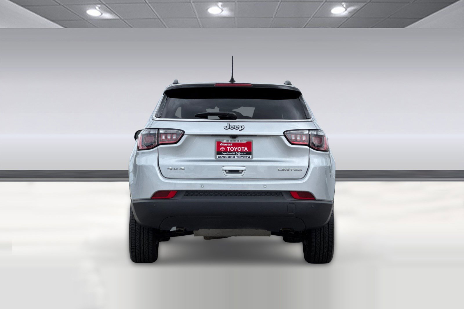 Used 2025 Jeep Compass Limited AWD/4WD image 8
