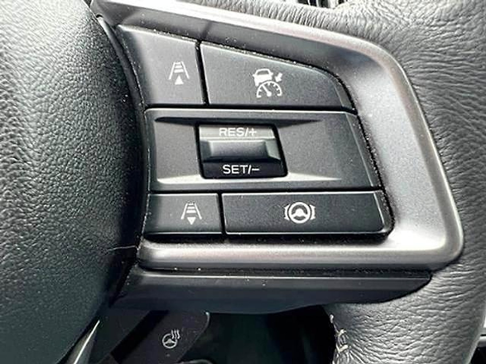 Certified 2025 Subaru Outback Limited AWD/4WD image 22