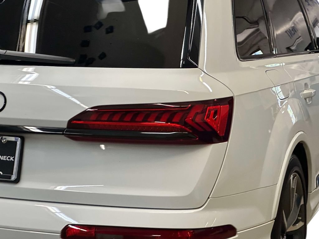 Used 2023 Audi SQ7 Premium Plus w/ Executive Package AWD/4WD image 25