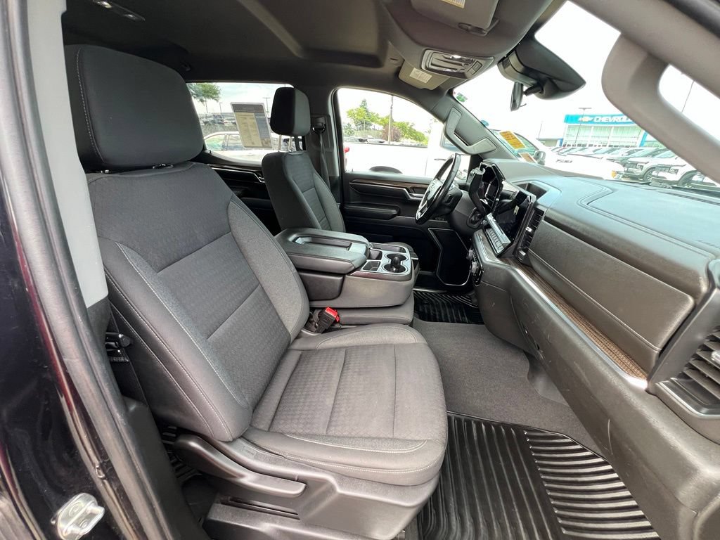 Used 2023 Chevrolet Silverado 1500 LT AWD/4WD image 25
