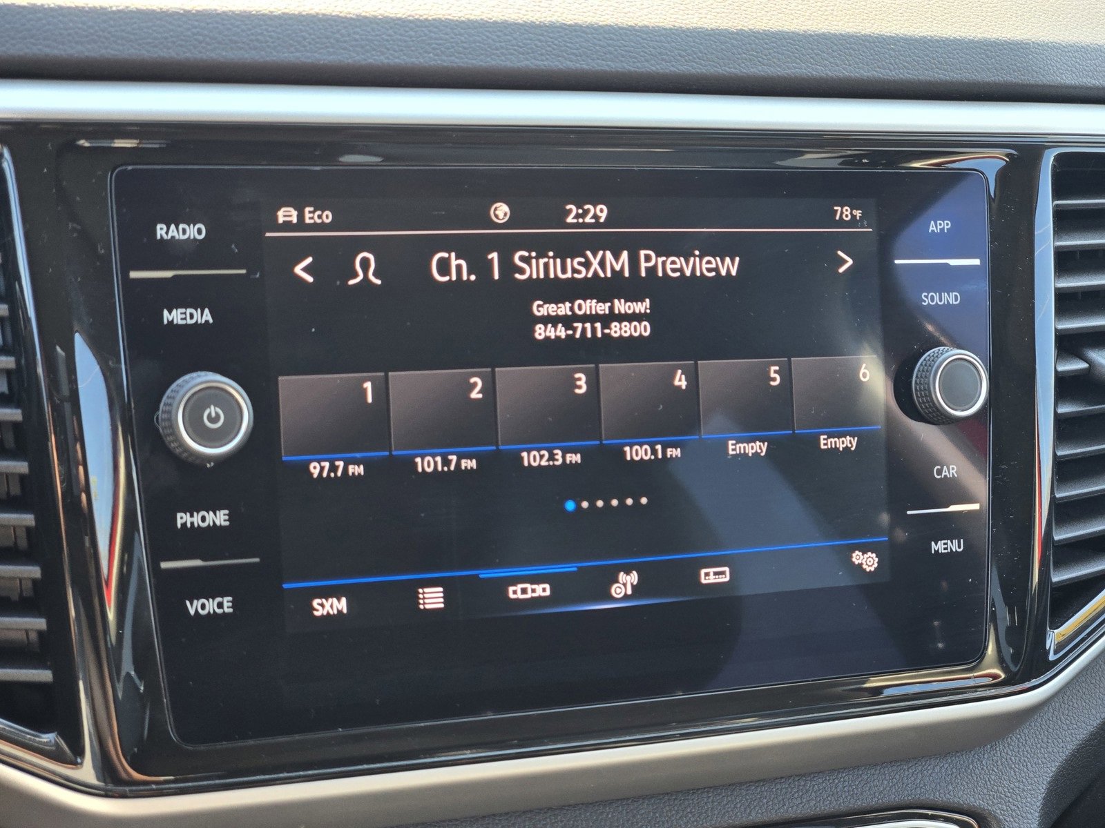 Used 2023 Volkswagen Atlas SE image 16