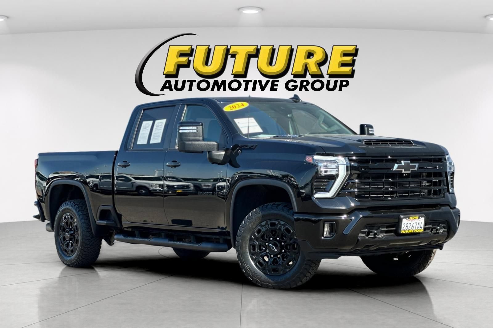 Used 2024 Chevrolet Silverado 2500 LT w/ Midnight Edition AWD/4WD image 1