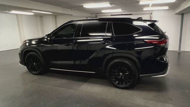 Used 2024 Toyota Highlander XSE AWD/4WD image 6