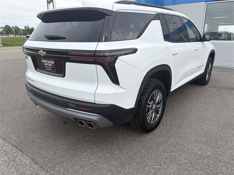 Used 2025 Chevrolet Traverse LT AWD/4WD image 3