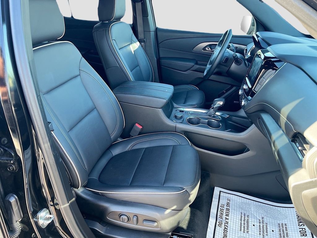 Used 2023 Chevrolet Traverse Premier image 30