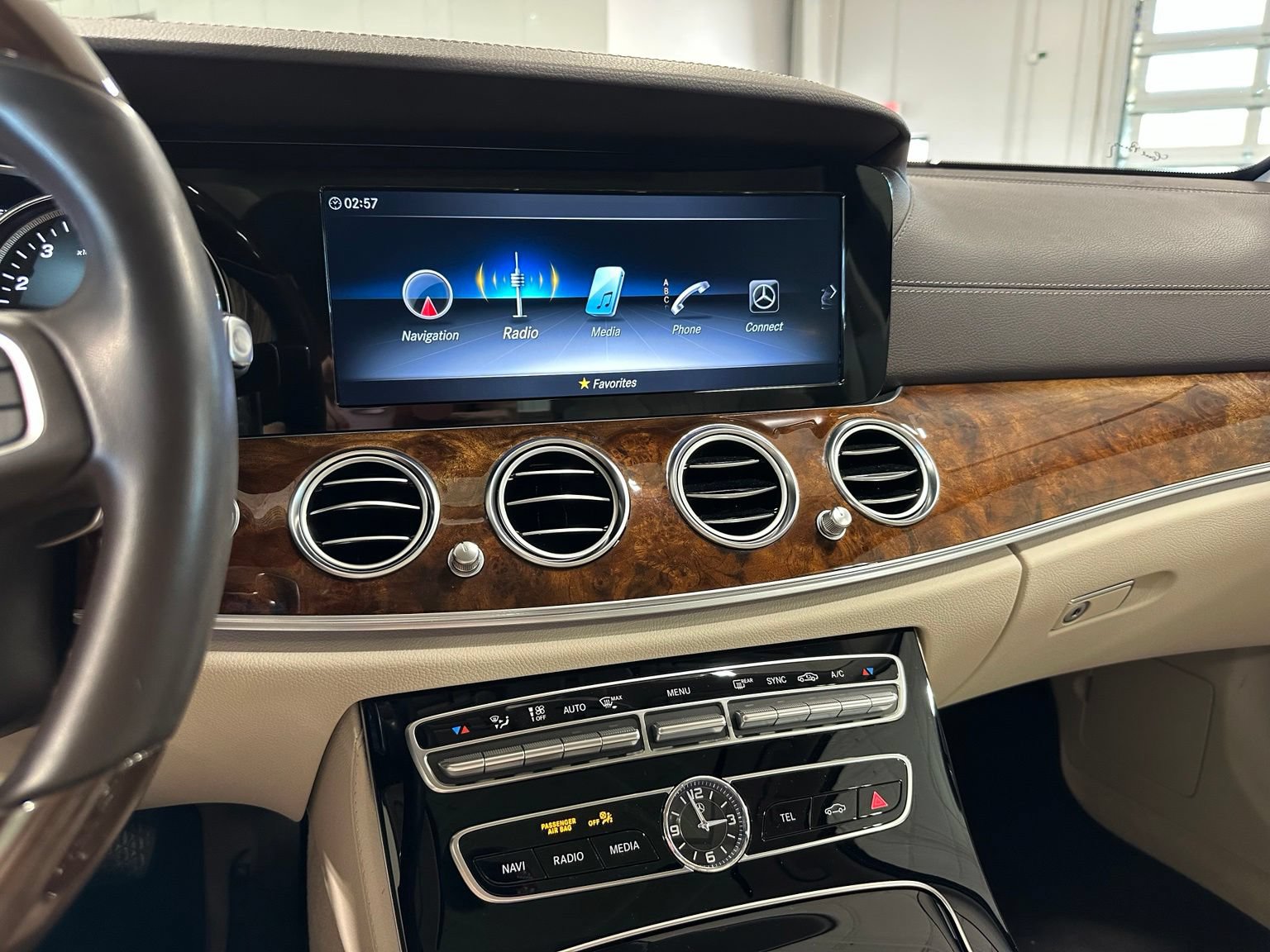 Used 2017 Mercedes-Benz E 300 image 26