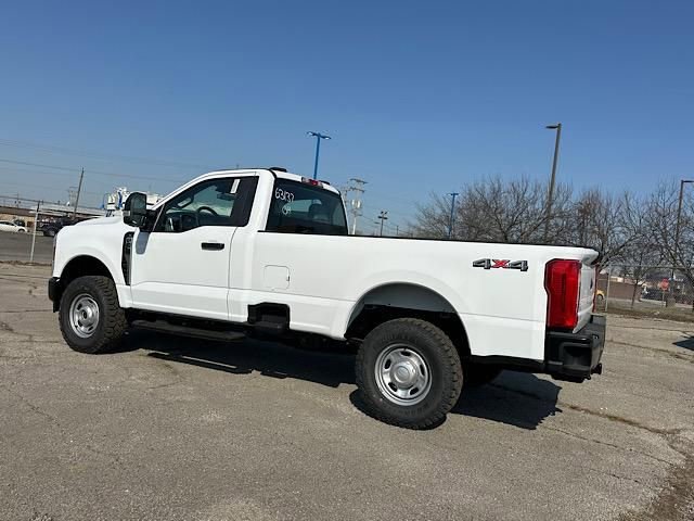 New 2025 Ford F250 XL w/ XL Off-Road Package image 5