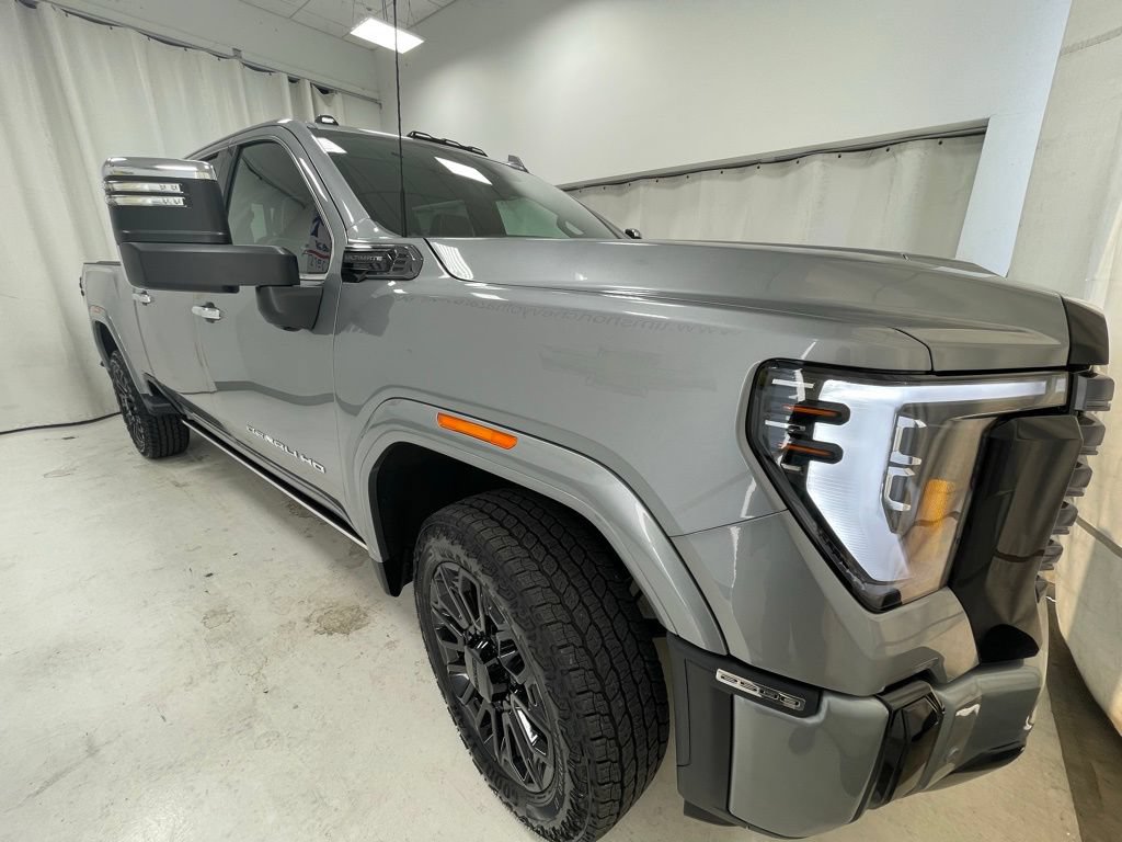 New 2026 GMC Sierra 2500 Denali Ultimate AWD/4WD image 3